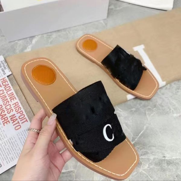 Zapatillas de verano para mujer Zapatillas de diseñador Lady Beach Sliders Zapatos de lujo Sandalia de alta calidad Plataforma plana Mulas Fur Canvas Slides Black White Pool Ladies Straw