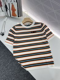 T-shirt féminin d'été Striped lâche simple tout élégant 2024 T-shirt pour femmes