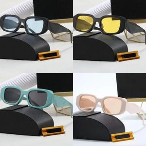 Lunettes de soleil de créateurs de femmes d'été