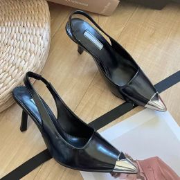 Été Womens High Heels Designer Sandales Chaussures formelles Magnifique étiquette en cuir triangle authentique Marque Talon mince en cuir authentique High Toe Taille 35-40