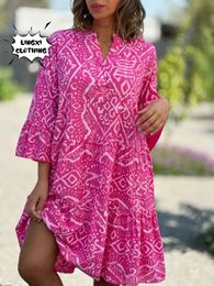 Summer Womens Prited Cake Jirt Resort Style sexy vneck plissé des manches élégantes de poussée de plage épissées Robes 240411