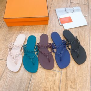 Pantoufles pour femmes d'été Sandales Designer Slippers Luxury Talons plats Fashion Casual Comfort Flat Platpers Slippers 35-42