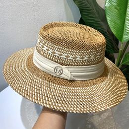 Summer Womens Paille Hat Ladies Luxury Sun Protection de mode plage French Panama Bump Top Wide Brim Raff Cap 240423