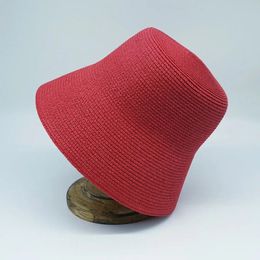Chapeau de seau cloche tissé d'été chapeau de soleil uni pour femmes style rétro français à large bord rouge noir chapeau de paille Couture Derby dames chapeau 240126