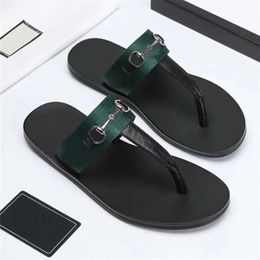 Summers Black 2024 Mules en cuir souple Sliments glissants chaîne plate glissante largeur t-bar décontracté de plage extérieure Slip S AE0