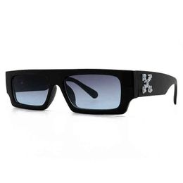 Sun Glass New Star Fashion Sunglasses Street Shooting Hip Hop Small Frame Sunglasses Men and Women 215r