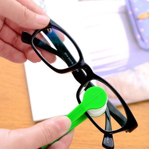 Lunettes de soleil Lunettes Microfibre Brosse Nettoyant Nouvel Envoi Aléatoire Oeil Verre Nettoyant Lunettes De Soleil Lentille Nettoyage Lingettes Outils En Gros DBC BH3261