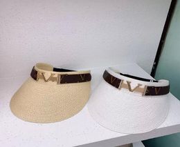 Sombrero para el sol Gorra de diseñador Mujer Casquette Viseras Top Gorras vacías Sombreros Sombrero de cubo para hombre Choza Moda de verano Chapeau con placa en V dorada 8425437