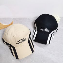 Sun Hat for Man Fashion Bordery Baseball Cap Travel Beach Sombreros Diseño de cartas Sombreros para mujer Pareja