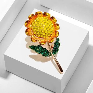 Broche tournesol pour femmes, robe de soirée de mariage pour filles, mignon bonbons, Corsage à revers, fleur coréenne, perle, bijoux en cristal, 240106