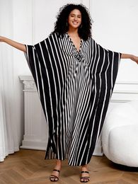 Robes de Kaftan Sunforyou pour femmes Black rayées Sliky Plus taille Caftans Beach Cover Up Robe Loose Soft Maxi Robe