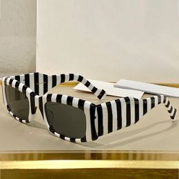 Zonnebril voor Mannen 0071SS Womens Fashion Trend Brief Krant Patroon Ontwerp All-match Zwart Wit Zebra Strepen Vierkante Dikke Frame UV400 Hoge Version Bril