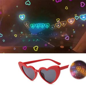 Lunettes de soleil 1 pc Love Special Effet Lunes en forme de coeur Cœur de mode Regardez les lumières nocturnes devenir