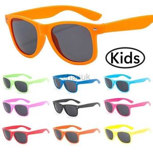 Lunettes de soleil 12 couleurs TRENDY NOUVEAUX enfants Lunettes de soleil Fashion Square Outdoor Goggle Shades For Kids Boys Girls UV Préotection Sun Glasse