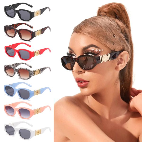 Lunettes de soleil 2021 Nouvelles femmes Design de marque Fashion Small Square Sunglasses Vintage Men UV400 Shades Luxury Cycling Lune