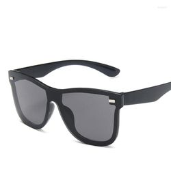 Zonnebril 2022 Merk Designer Onepiece Mannen Vrouwen Klinknagel Randloze Zonnebril voor Rijden Goggles Spiegel Lens Gafas Uv4004199827 Rpco