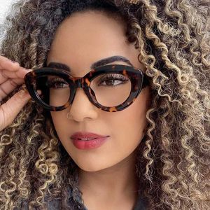 Lunettes de soleil 2022 Nouvelle mode Sexy Cat Eye Lunettes Femmes Vintage Stripe Cadre Optique Anti-bleu Lunettes Femme Léopard Oculos Spectacles J240226