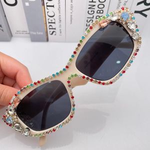 Zonnebrillen 2023 Diamond dames merkontwerper Cat Eye Party Glasses Rhinestone Season Decoration Eyewear Gafas de Sol