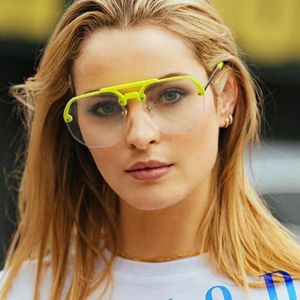 Gafas de sol 2023 Fashion Fluorescente Piloto verde Sol Diseñador de marca Diseñador de marca Big Big Vintage Lente transparente Mujeres semi Borde