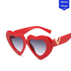 Lunettes de soleil 2023 en forme de coeur pour les femmes One Piece Lunettes de vue surdimensionnées Gradient Len Designer Eyewear