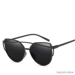 Lunettes de soleil 2023 Nouvelles lunettes de soleil Cat Eye Sunglasses Femmes Brand Designer Shades Numes Twin-Pack Mirror Sun Glasse pour Femme UV400
