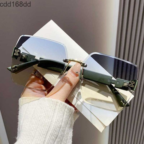 Gafas de sol 2023 nuevas gafas de sol de conducción avanzadas para mujer con gradiente bicolor sin marco tendencia de moda Tiktok Net gafas de sol rojas