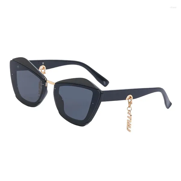 Gafas de sol 2023 Oval Mujeres Diseñador Carta Colgante Gafas de sol Marco Gafas Hombre UV400