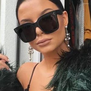 Zonnebril 2023 Vierkant Oversized Vrouw Mode Zwart Gradiënt Vintage Zonnebril Vrouwelijke Outdoor Shades Driver Retro Oculos