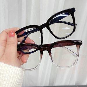 Lunettes de soleil 2023 Square Plain Glasses Frame Bright Black Fashion Anti-Blue Net Red Vibrato Flat