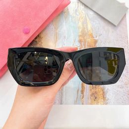 Gafas de sol 2024 Diseñadores de marcas de lujo rectangulares de acetato Diseño de mujeres al estilo europeo y americano mujeres