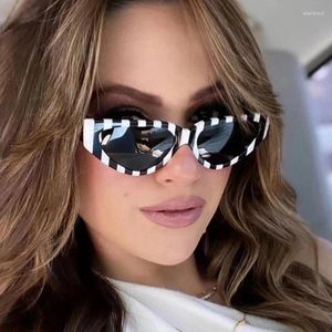 Lunettes de soleil 2024 Cat Eye Women Designer Sexy Triangle Triangle Sun Glasses Femed Fashion Small Frame Sunglass UV400