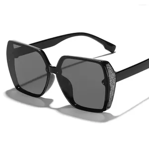 Gafas de sol 2024 Moda Thin Glitter Patch Tendencia Pequeña Fragancia Gafas de viento Sombrilla Hombres y mujeres All-Purpose Retro