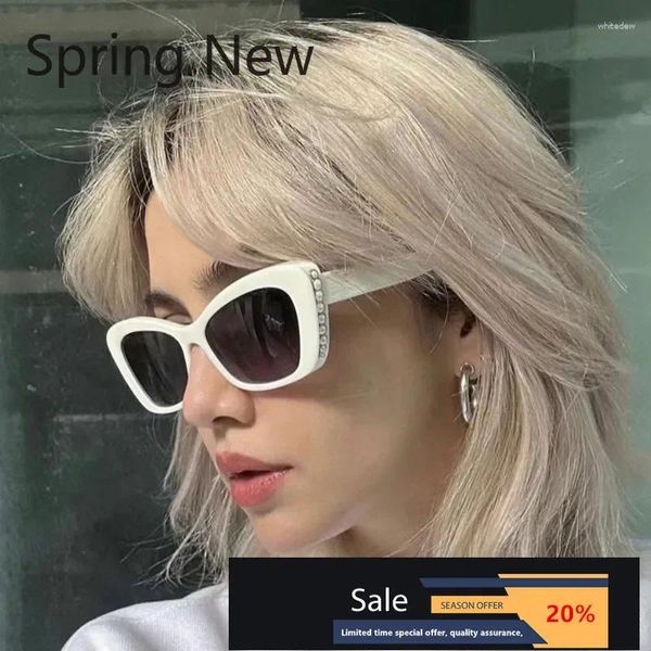 Lunettes de soleil 2024 Design de la marque de mode de luxe Elegant Square Cat Eye Women's Vintage Pearl Cadre Gradient Femmes