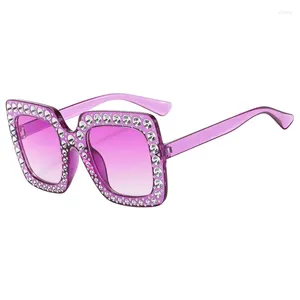 Lunettes de soleil 2024 Femmes de pierre Shinny One Piece Big Square Frame Eyewear UV400 Crystal Retro Rhinestone Cames Eyeglass