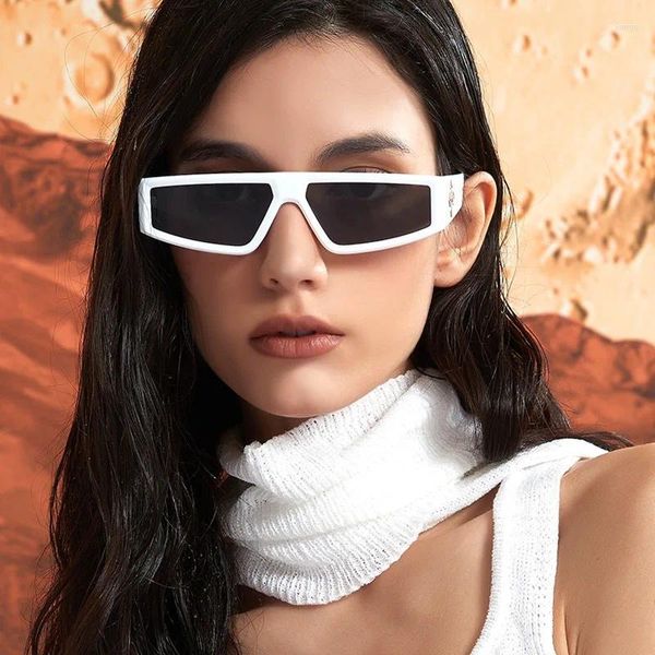 Gafas de sol Alien Arrow Ojo de gato Protección solar personalizada Moda Mujer Calle Pografía Renacimiento Retro