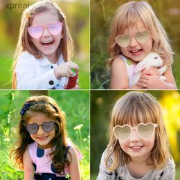 Zonnebril babymeisje schattige massief gekleurde hartvormige buitenzon bescherming zonnebril kinderen schattige acryl UV400 zonnebrillen kinderen bril wx