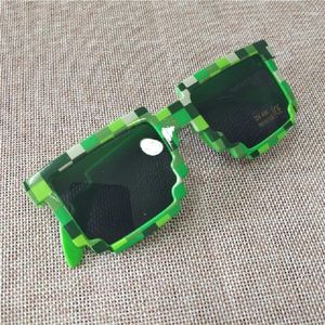 Gafas de sol con montura de bits para hombre y mujer, anteojos divertidos, marca poligonal, mosaico de Thug Life, estilo masculino de 8 Bits, gafas de sol de píxel, moda