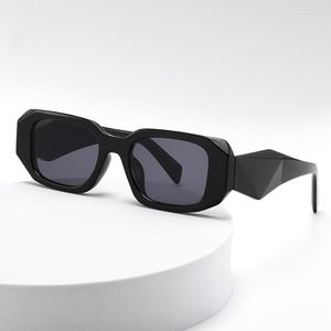 Zonnebril Merk Retro Rechthoek Onregelmatige Tinten Voor Vrouwen Mode Kleurrijke Brillen Outdoor UV400 Bescherming Brillen