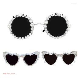 Lunettes de soleil Bride To Be Heart Shape Frame Lunettes pour filles prenant des outils Po