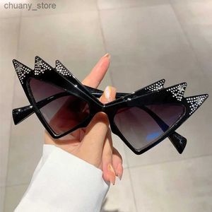 Lunettes de soleil Butterfly Shape Femmes Diamond Sunglasses NOUVELLES NURES GRADIENTS ÉLÉSIEL