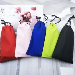 Étuis pour lunettes de soleil 15pcs Lunettes de soleil en microfibre colorées Pochette pour lunettes Pochette pour sac en tissu de verre pour lunettes Pochette pour lunettes personnalisée Sac de protection optique 230607