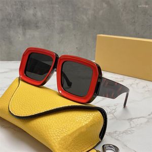Zonnebrillen Cases Tassen Luxe Designer Grote Frame Dikke Glazen Voor Mannen Shades Travel Goggle Mode Kleur Splicing Vierkante Oversized Vrouwen