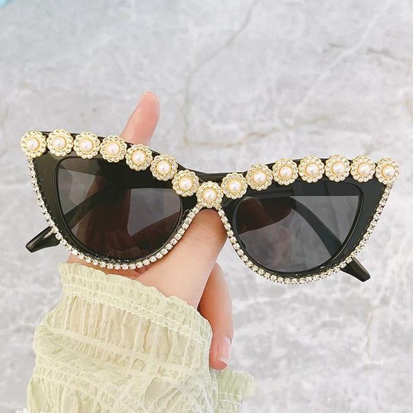 Lunettes de soleil Cat Eye Bling Strass Femmes Rétro Perle Noir Nuances Dames De Luxe Ordinateur Lunettes De Mode Lunettes Cadres Ins