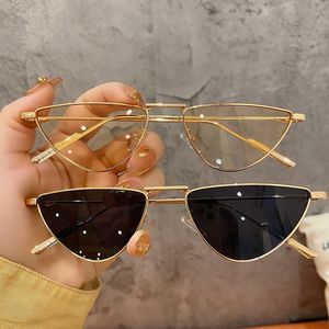 Zonnebrillen Cat Eye Zonnebril Luxe merk Ontwerp Women Metal Triangle Sun Glasses Fashion Lady Shades UV400 Eyewear Gafas de Sol 230511