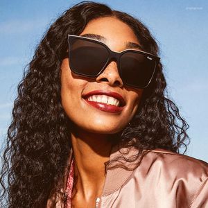 Gafas de sol Ojo de gato Mujeres Marca Quay en el punto para viajar Gafas Cateye Mujer UV400 Sombras de conducción Gafas