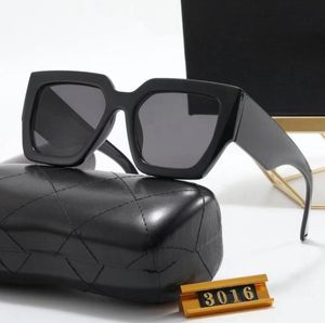 Lunettes de soleil CCFashion Designer Lunettes de soleil Goggle Beach Sun Glasses avec boîte