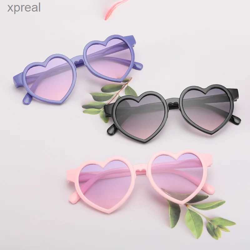 Occhiali da sole per bambini con occhiali da sole a forma di cuore a forma di cuore Uv400 occhiali neutri retrò protettivi alla moda e simpatici occhiali da sole WX