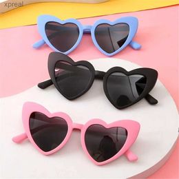 Gafas de sol Gafas de sol en forma de corazón para niños Gafas de sol preescolares en forma de corazón retro Gafas de dibujos animados para niños y niñas rosa al aire libre 3-9 años WX