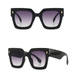 Gafas de sol Clásico Diseñador de lujo Mujer Gafas Cuadrado retro Oculos de sol Hombre UV400 Espejo 7 colores 10PCS Street Beach negro Marco colorido