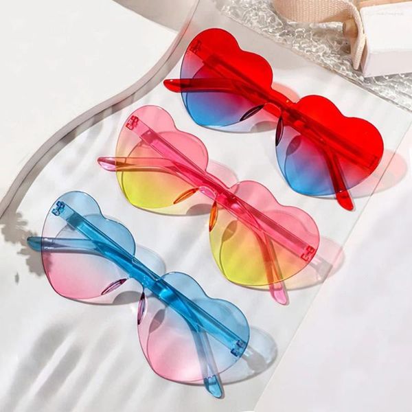 Gafas de sol con gradiente de colores para mujer, lentes con forma de corazón, divertidas, para fiesta en la piscina y la playa, gafas de sol con forma de corazón de amor, 2024